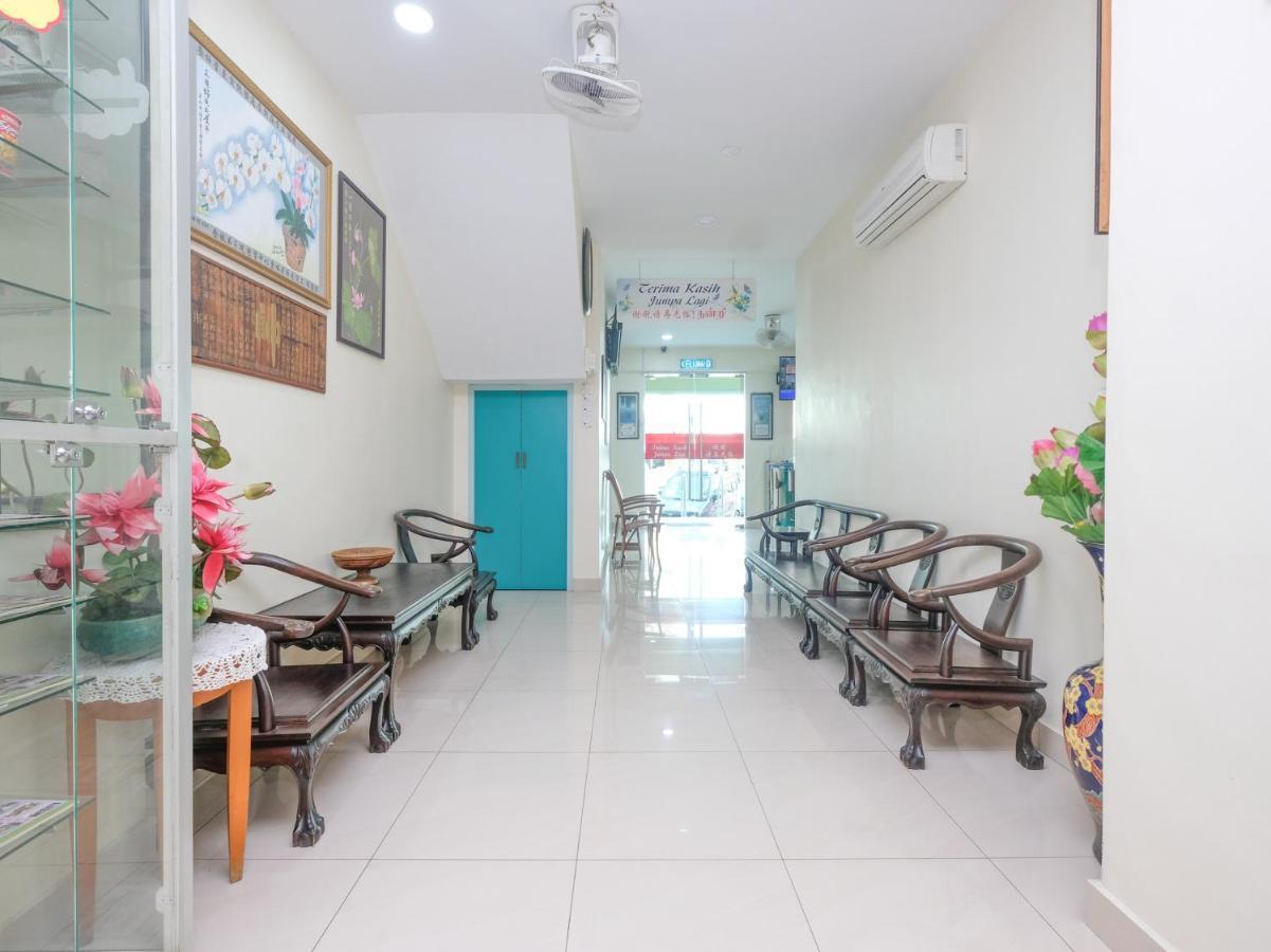 Oyo 89877 Sun Triang Hotel Kampong Kerayong Exteriör bild